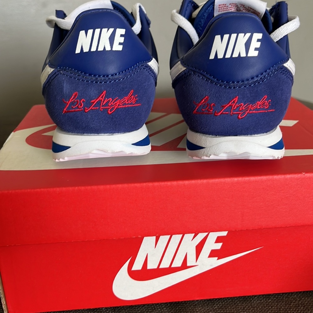 Brand new Limited addition kids * Rare Los Ángeles Dodgers Nike Cortez size 2